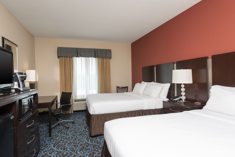 Standard Room, 2 Queen Beds - Photo 1