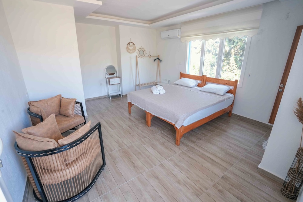 Classic Double Room, Balcony, Mountain View photo 2