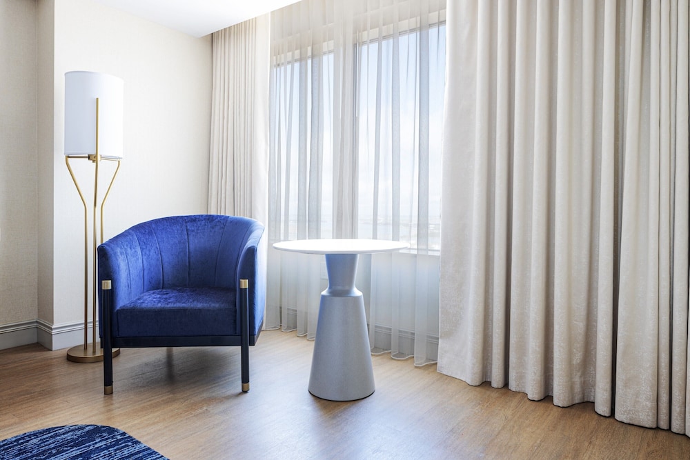 Centurion Tower Premium King Ocean View Non Smoking - Photo 2
