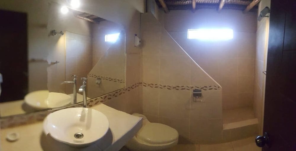 Exclusive Suite, 1 King Bed, Non Smoking, Beach View photo 3