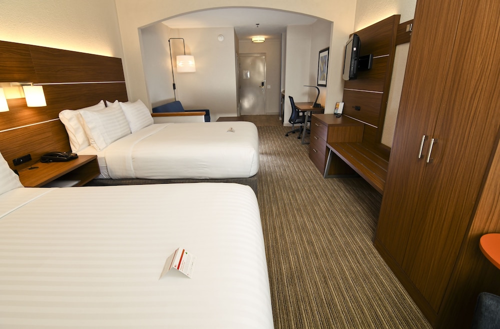 Suite, 2 Queen Beds (Feature) - Photo 2