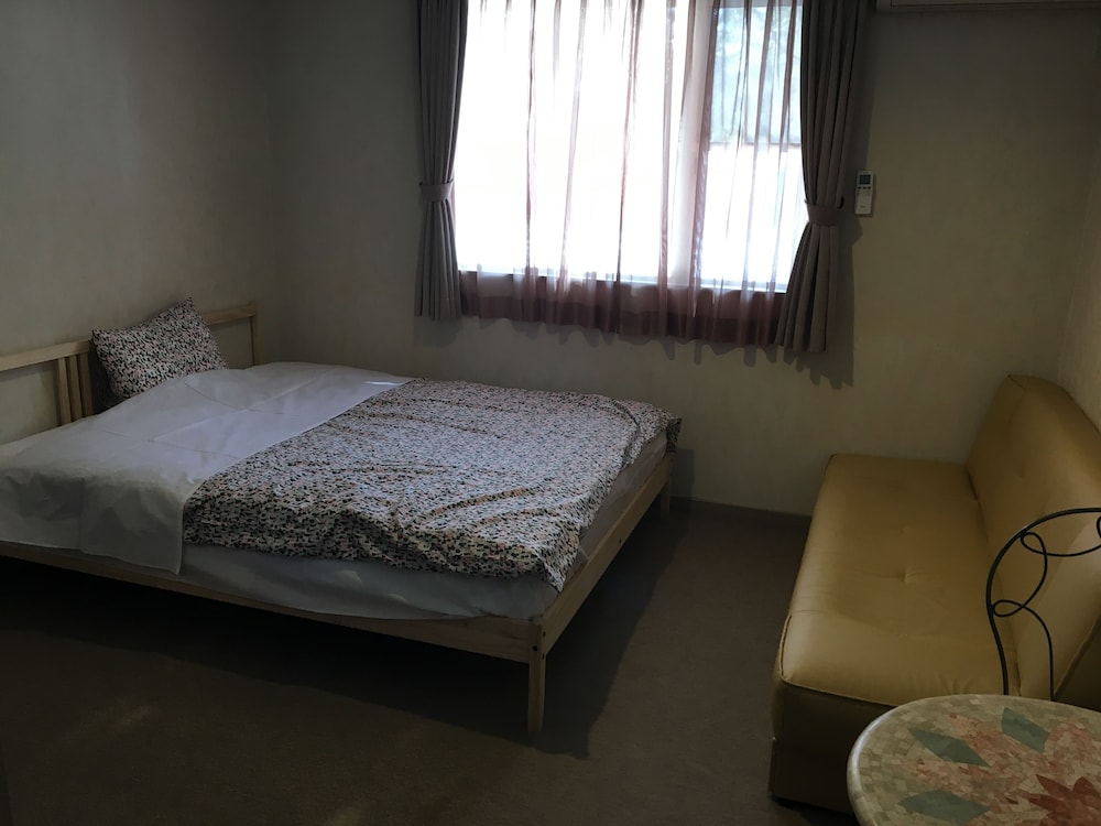 Twin Room - Photo 14
