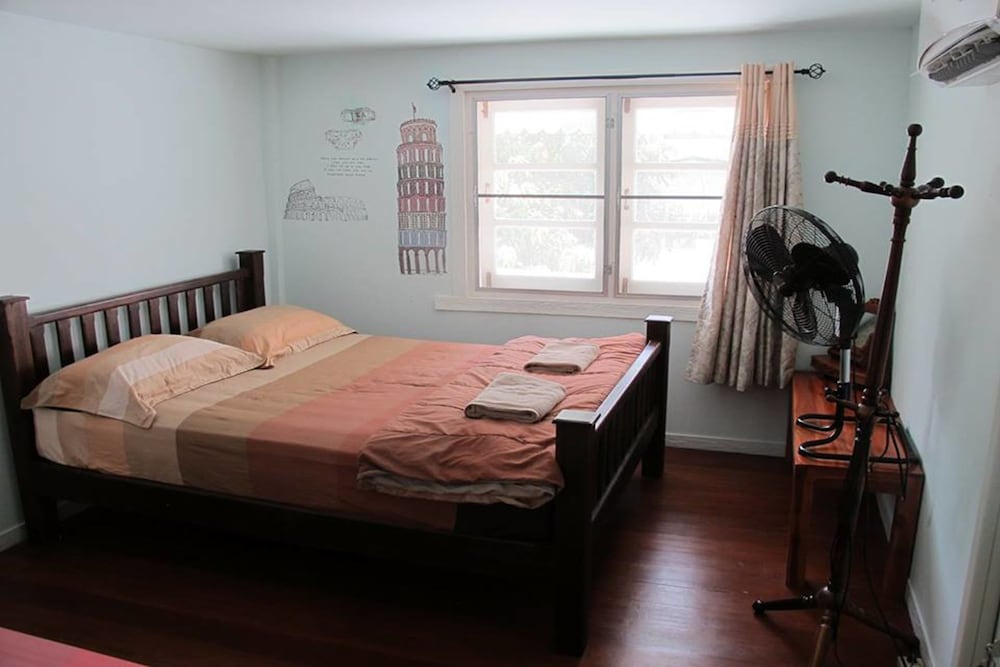 Double Room with Shared Bathroom and Garden View photo 1