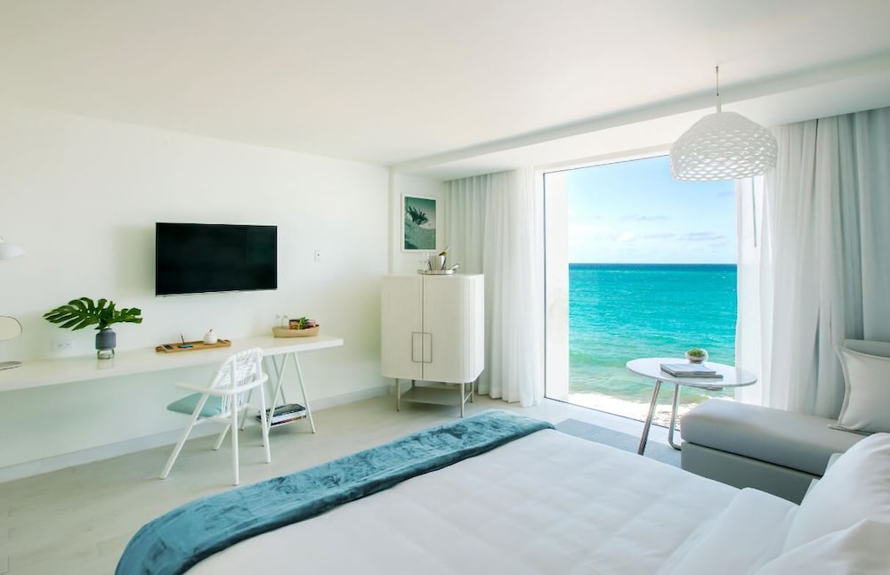 Room, 1 King Bed, Balcony (ocean)