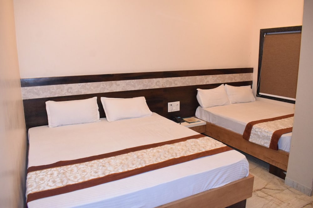Double or Twin Room, City View photo 3