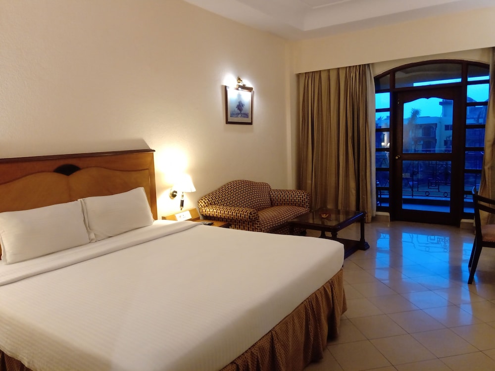Standard Double Room, Multiple Beds, Smoking photo 1