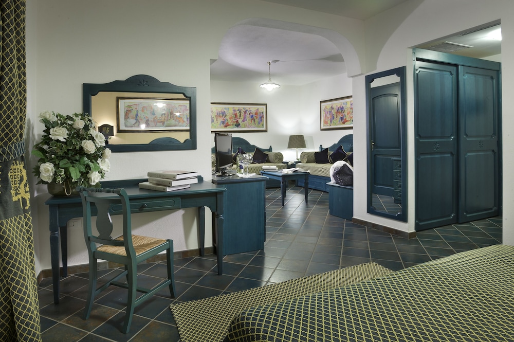 Family Room photo 2