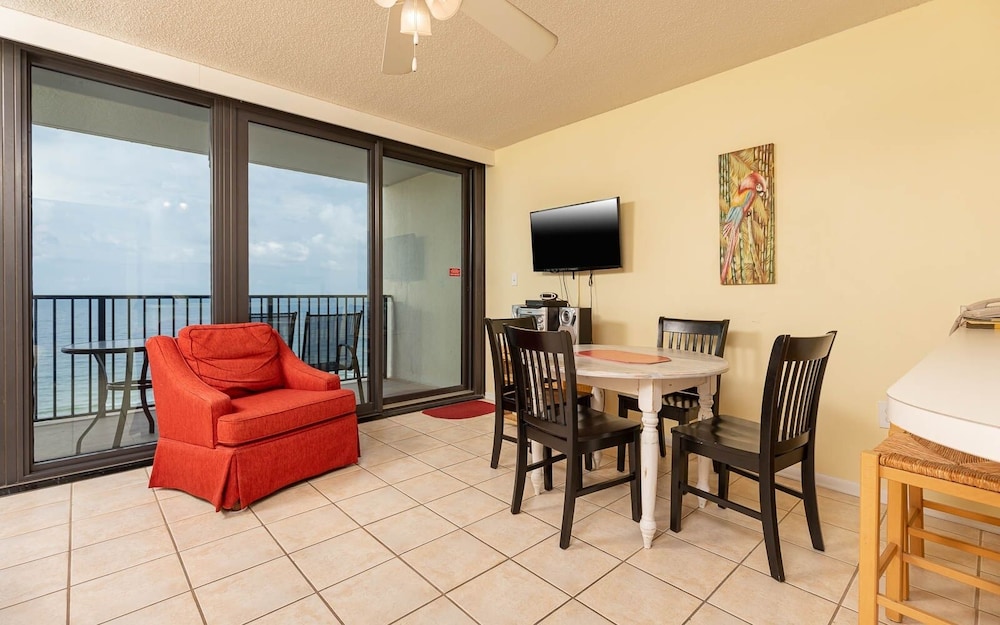 Condo, 1 Bedroom