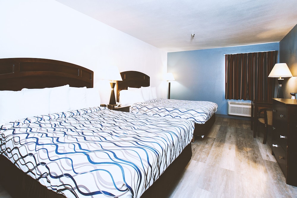 Comfort Room, 2 Queen Beds, Non Smoking - Photo 1