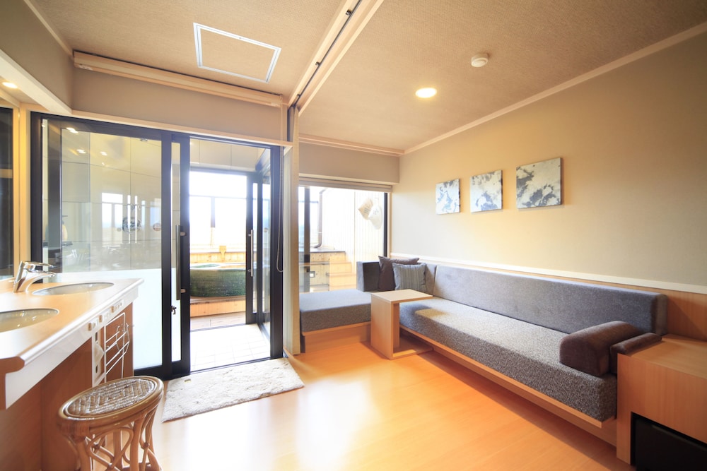 Japanese Style Room with Private Open-air Bath, City View photo 2