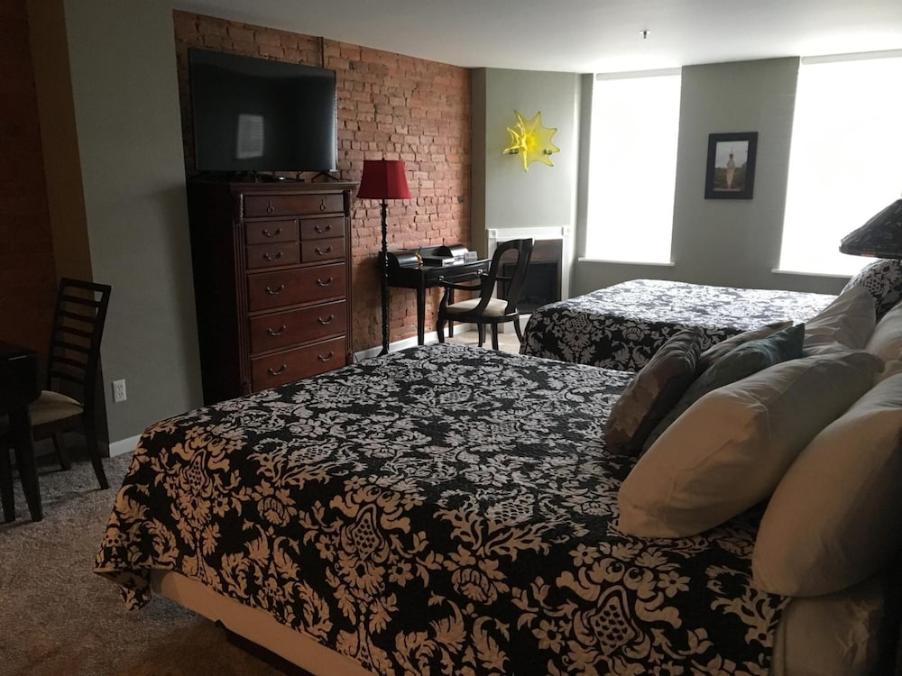 Classic Room, 2 Queen Beds, Non Smoking photo 3