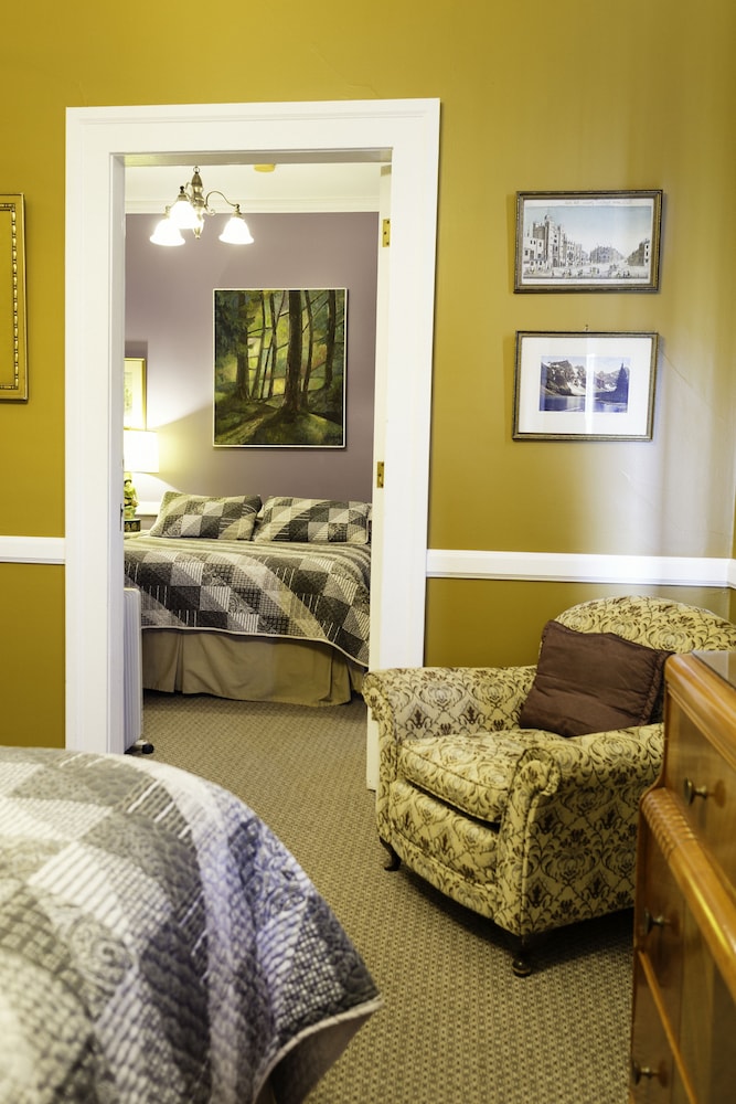 Deluxe Room, 2 Queen Beds, Refrigerator, Ocean View, photo 6