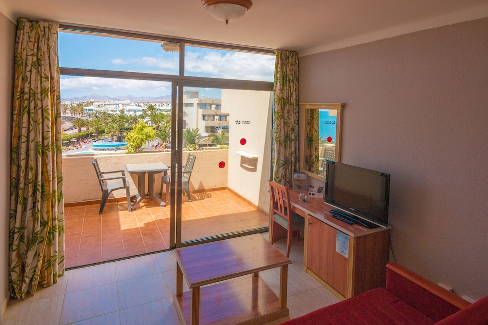 Standard Double Room Single Use, 2 Twin Beds, Sea View