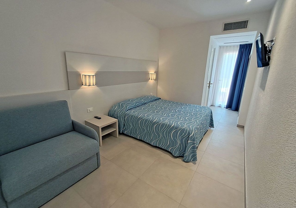 Superior Triple Room photo 1