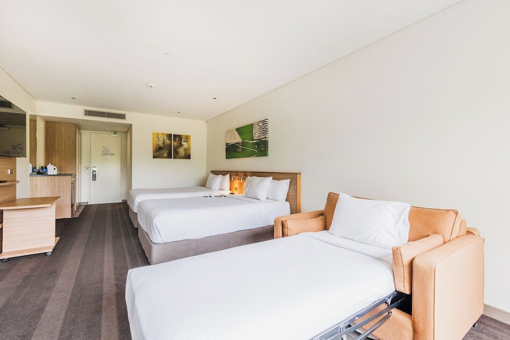 Premium Room, 2 Double Beds (Glebe Park View) - Photo 7