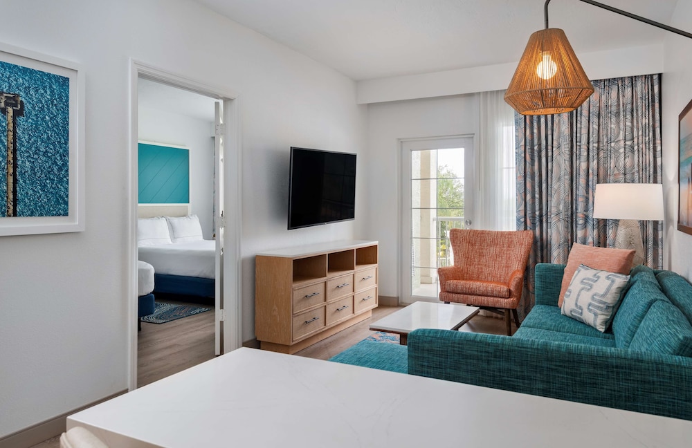 Suite, 2 Queen Beds, Patio, City View - Photo 2