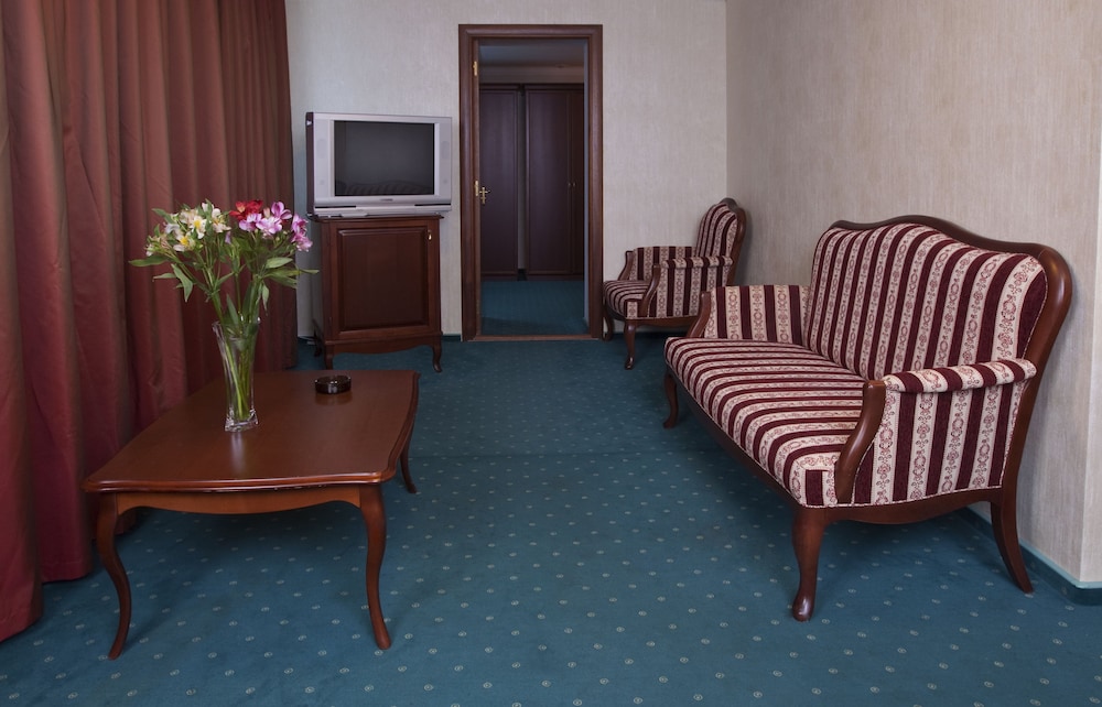 Deluxe Suite photo 2