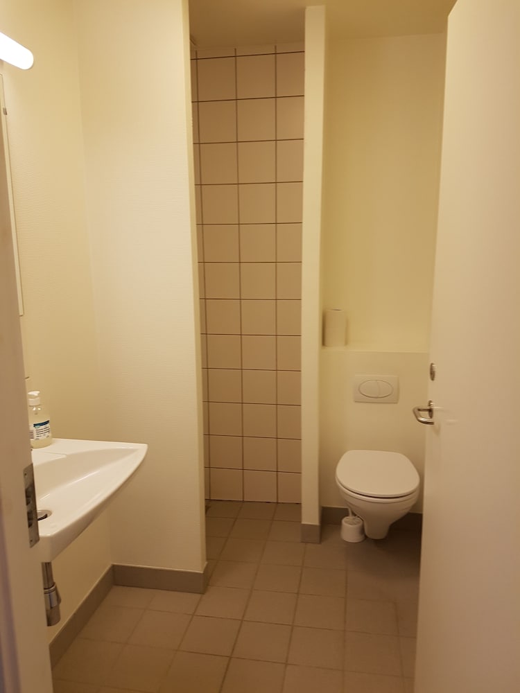 Basic Single Room photo 3