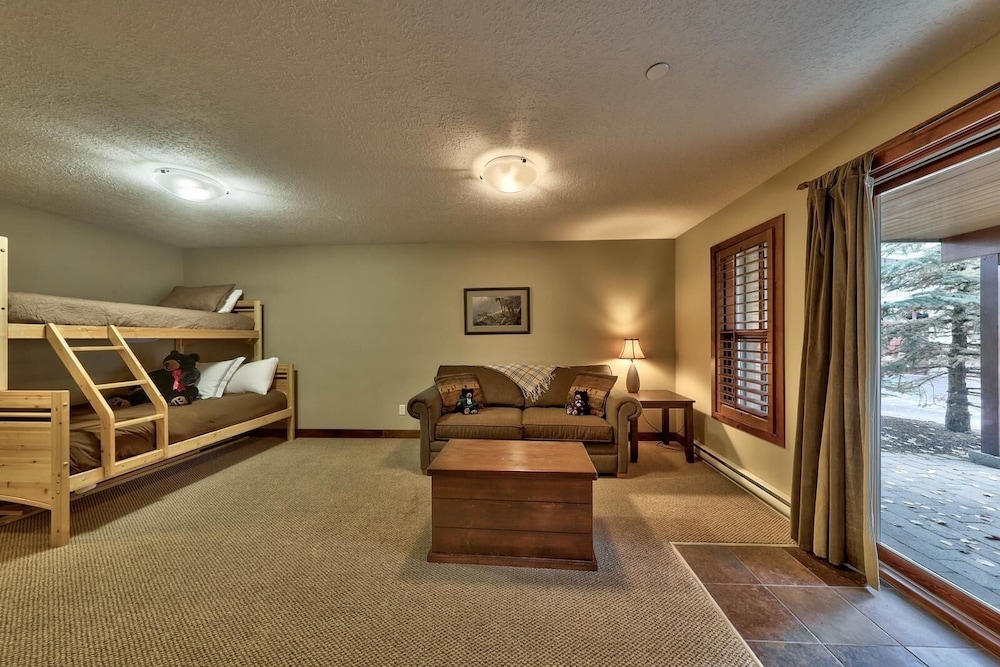 Townhome, 2 Bedrooms photo 3