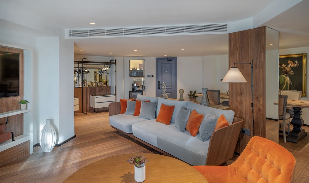 The Marylebone Suite with Executive Lounge Access (2+2)