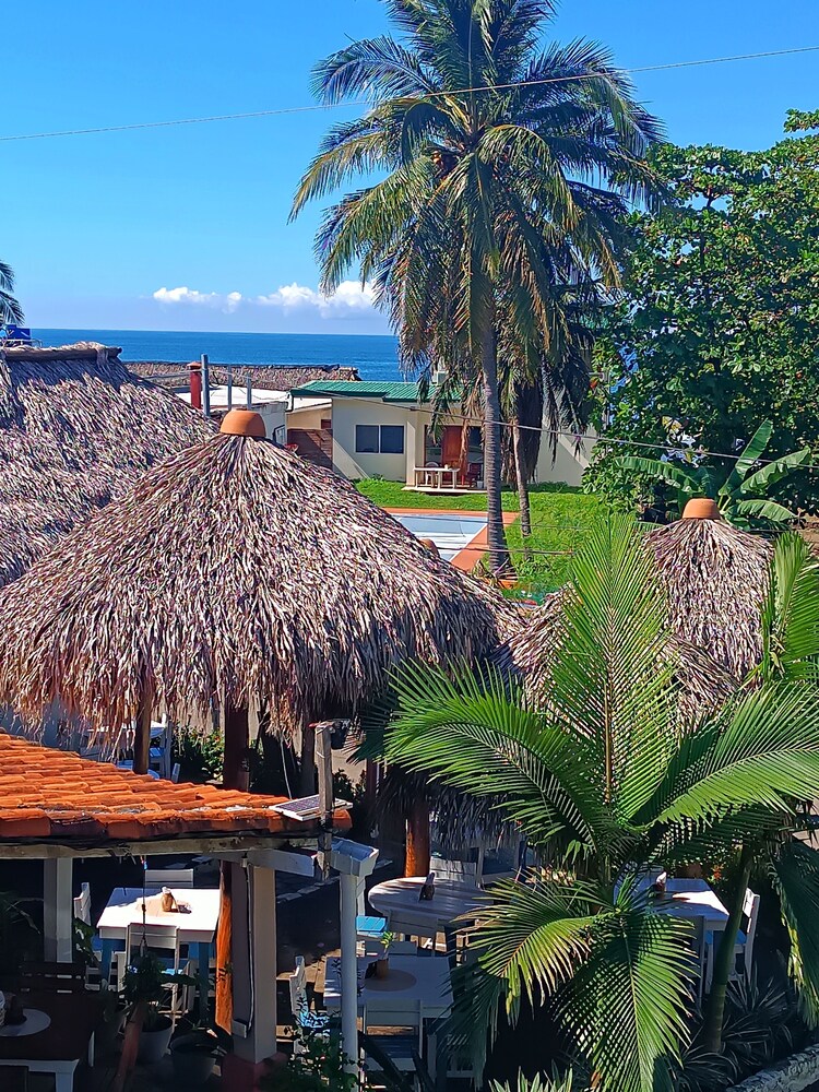 Superior Cabin, 1 Bedroom, Sea View, Tower photo 3