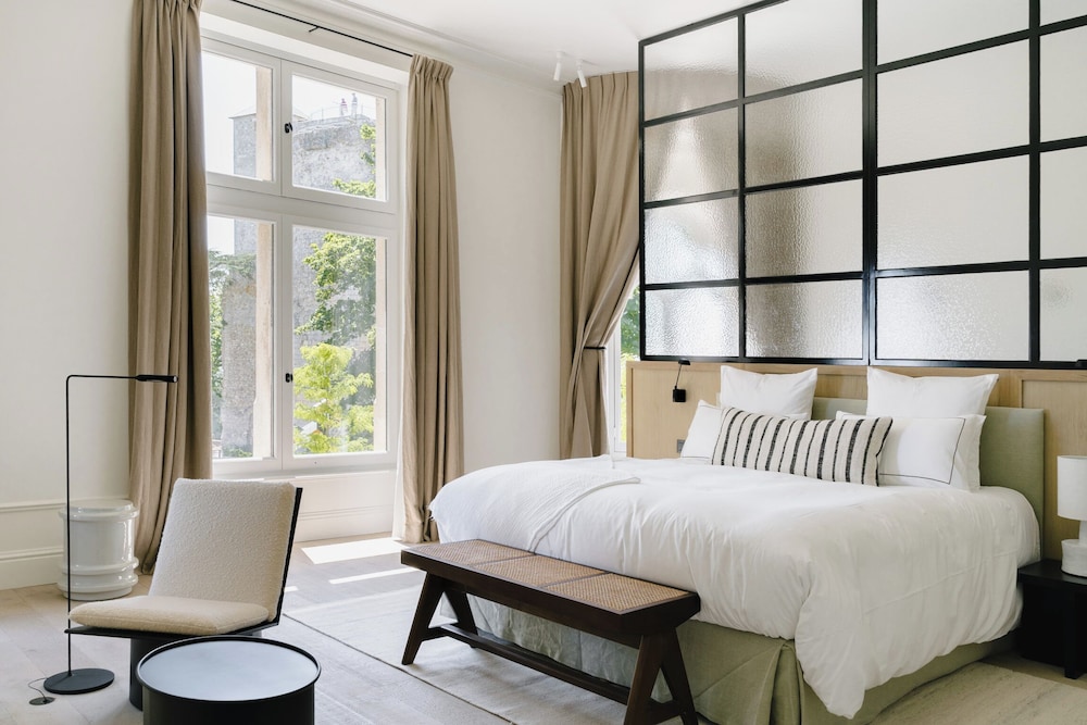 Signature Suite