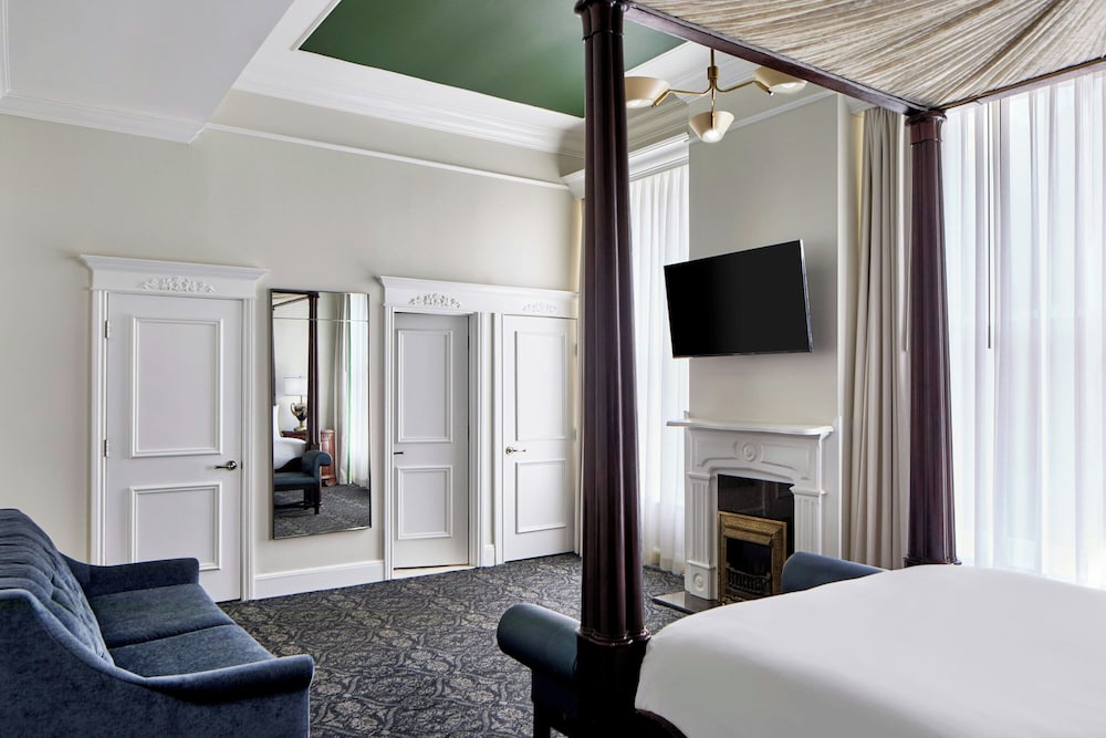 Grande King (Mobility Accessible with Roll-in Shower) - Photo 4