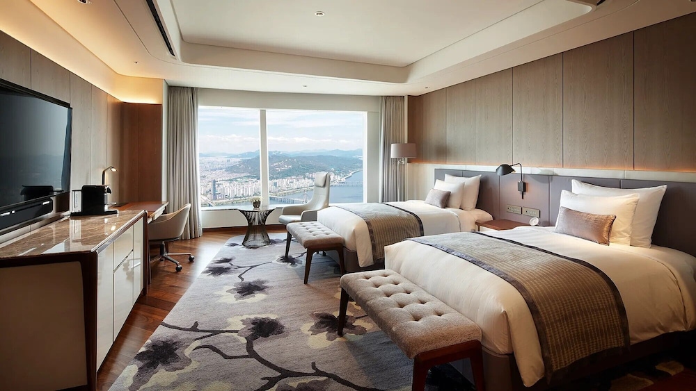 Premier Twin Room (Signiel, Scenic Bath)