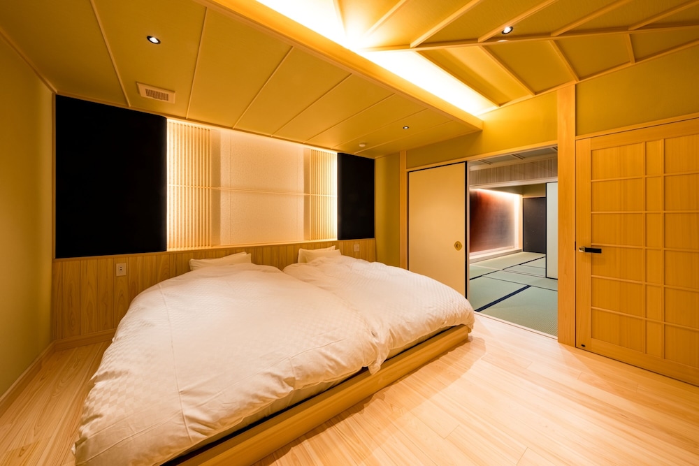Luxury Suite, Private Bathroom, Garden View photo 2
