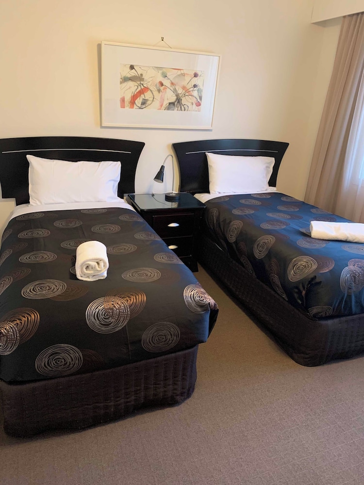 Deluxe Suite, 2 Bedrooms, Non Smoking, Kitchen photo 3