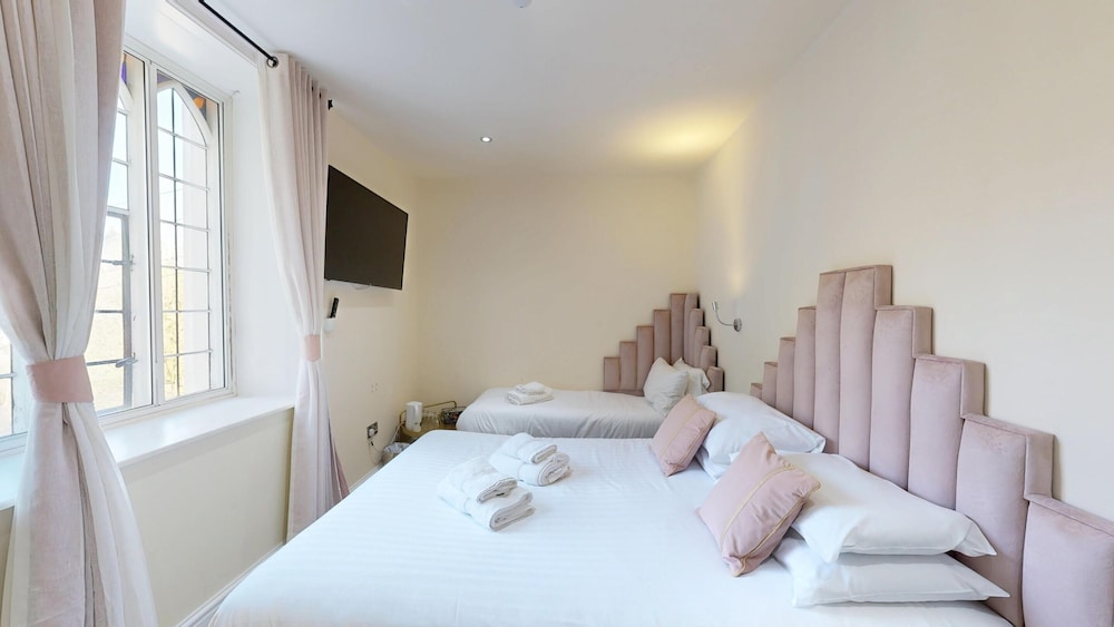 Superior Triple Room, Courtyard View