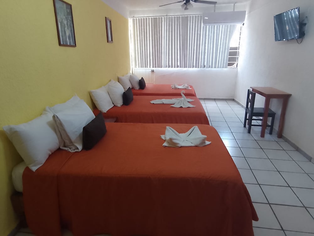 Family Triple Room, City View photo 2