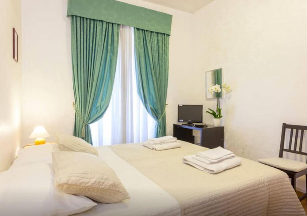 Triple Room, Shared Bathroom