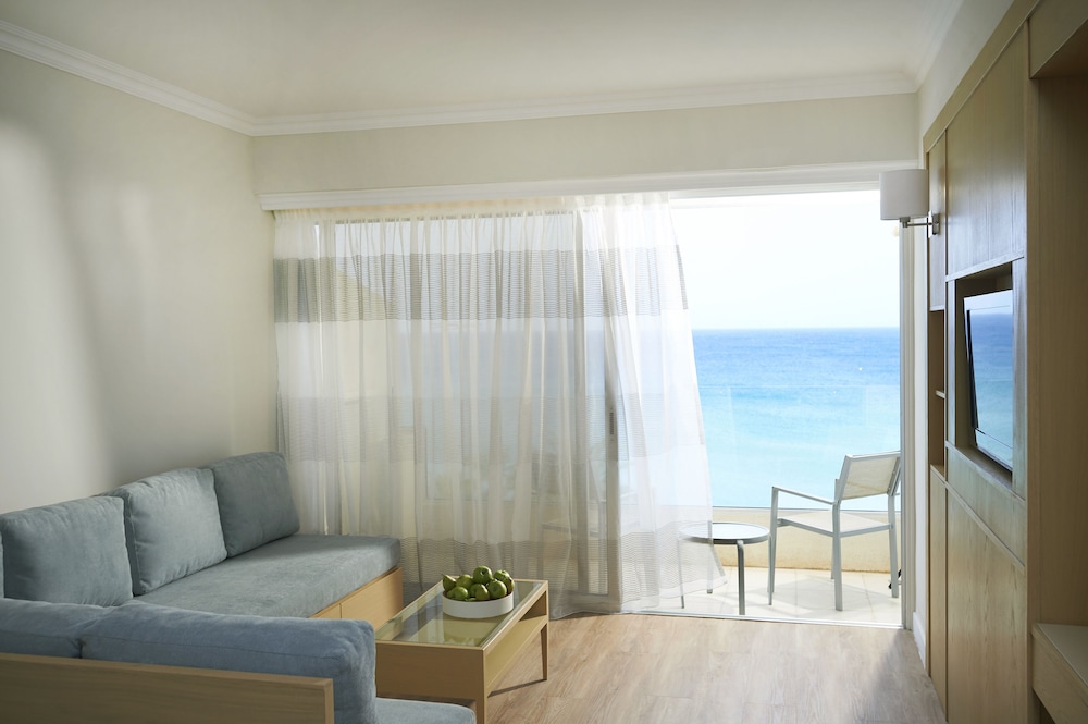 Suite, 1 Bedroom, Sea View - Photo 1