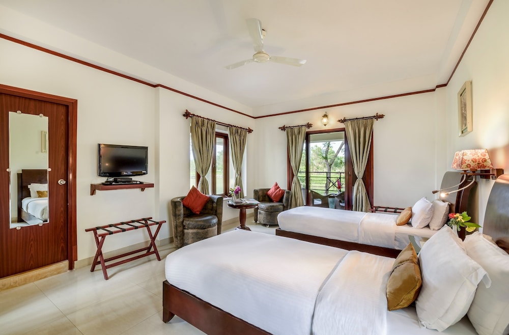 Premium Twin Room - Photo 3
