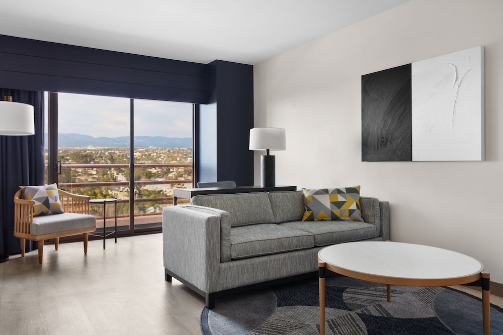 Suite, 1 Bedroom, City View thumbnail 5