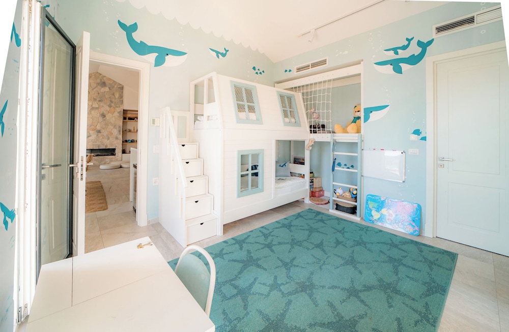 Family Apartment, 3 Bedrooms, Sea View photo 1