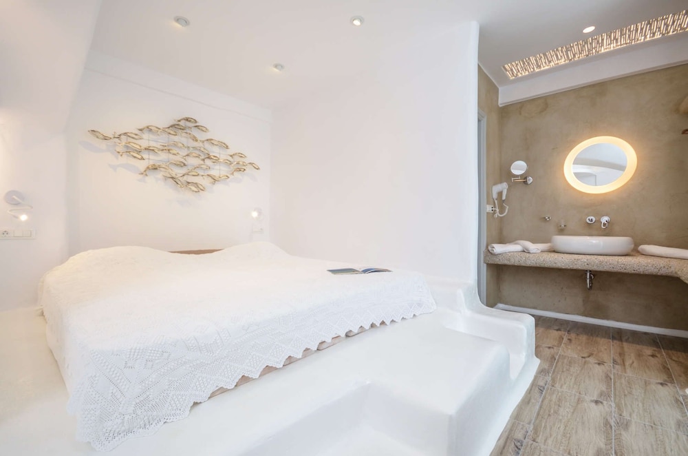 Deluxe Suite, Balcony
