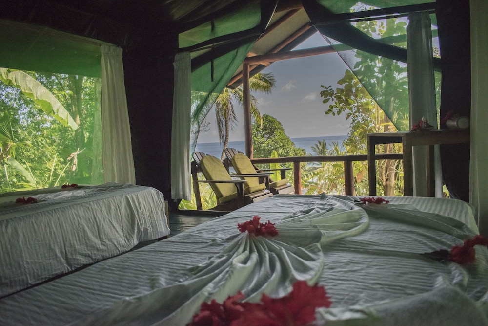 Bungalow with Garden View (Double) photo 1