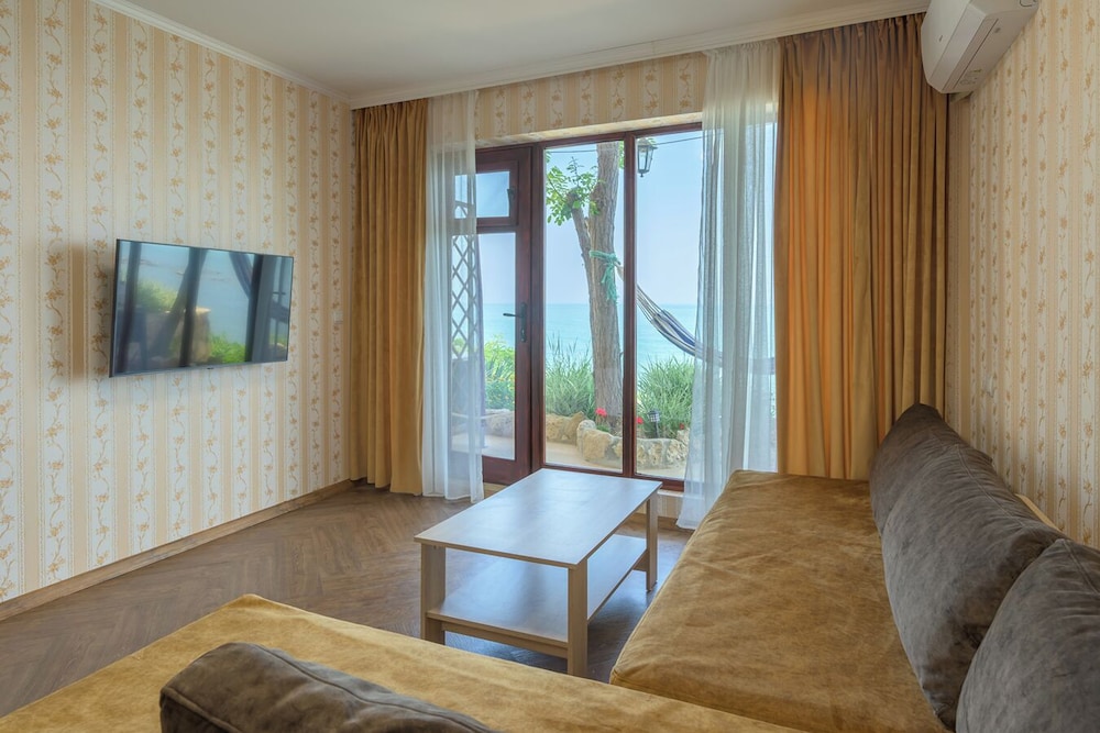 Deluxe Double Room, Balcony photo 2