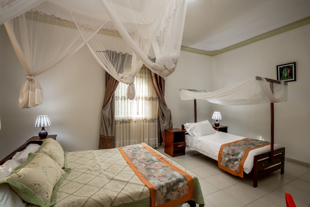Deluxe House, Multiple Bedrooms, Accessible, Private Bathroom photo 3