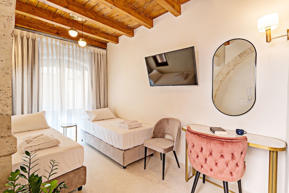 Basic Double or Twin Room photo 2