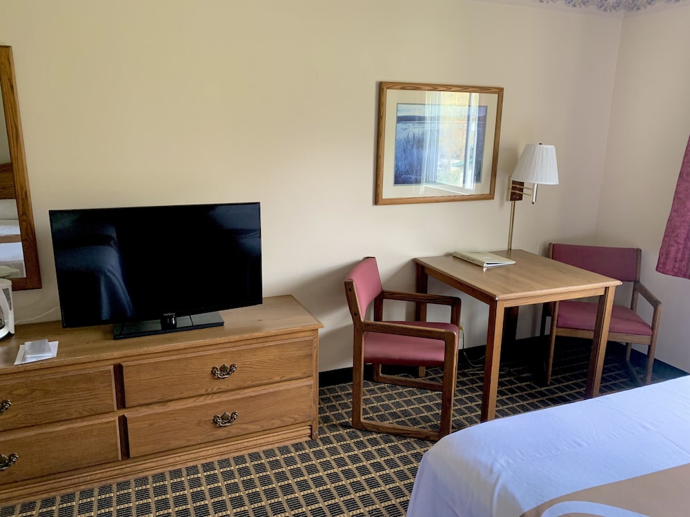 Standard Room, 2 Queen Beds photo 3
