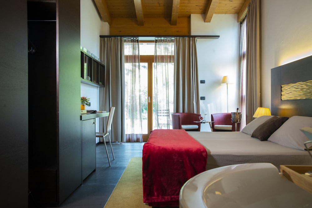 Deluxe Double Room photo 2