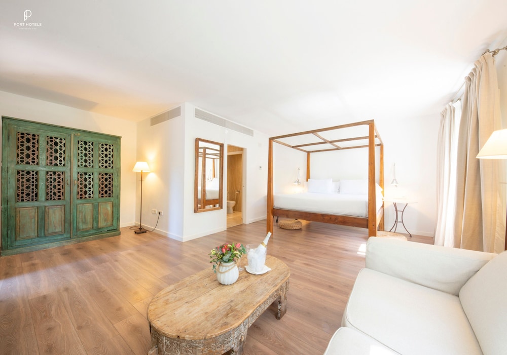 Junior Double Room (2 Adults)