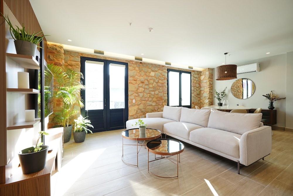Apartment (1A)