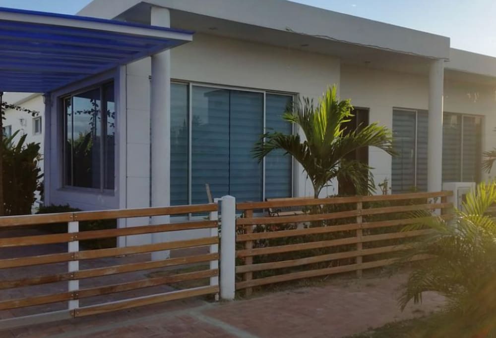 Basic House photo 2