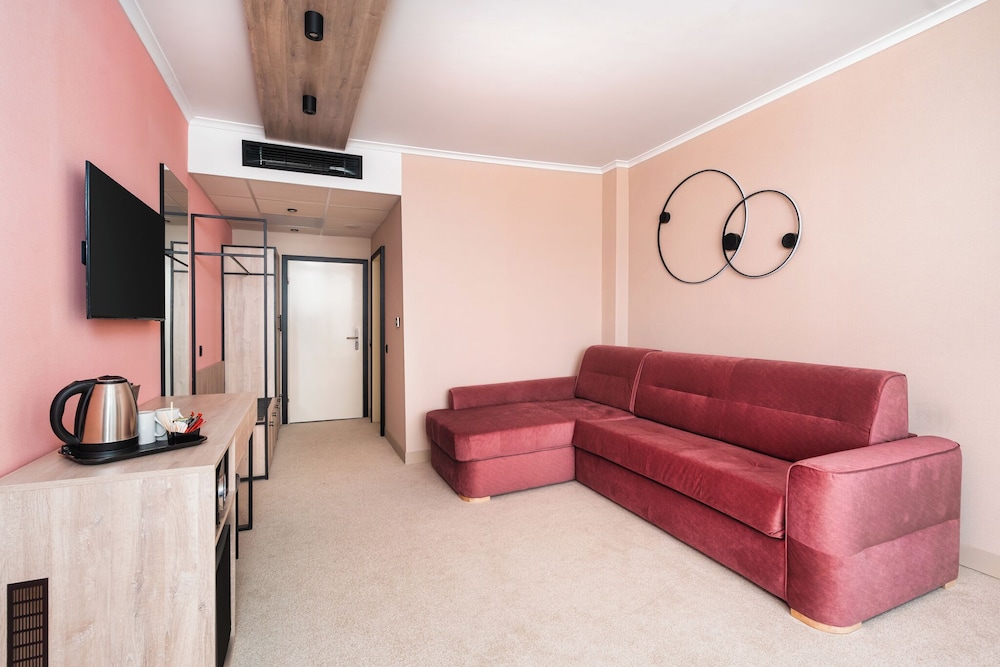 Suite, City View