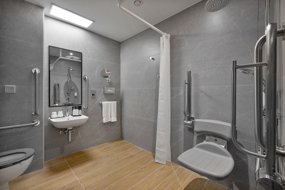 Standard Room, 1 Double Bed, Accessible photo 3