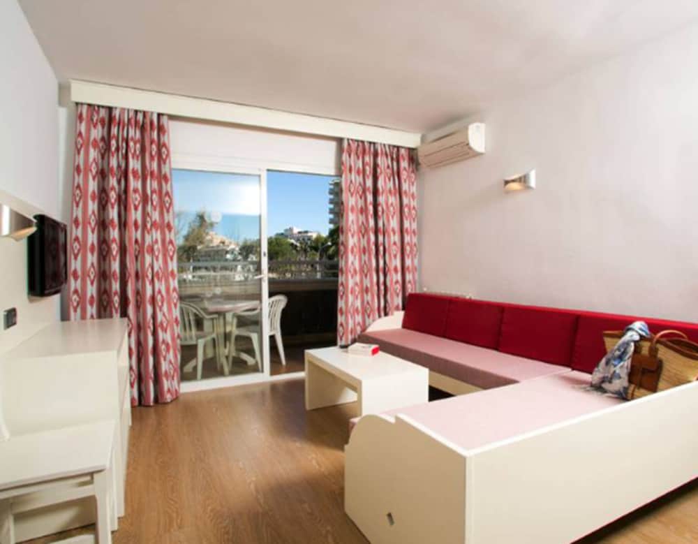 Apartment, 1 Bedroom, Balcony, Pool View